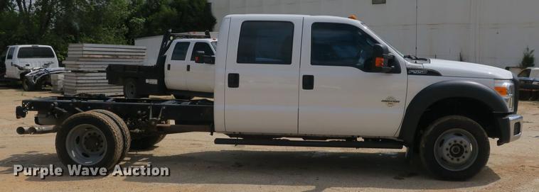 image for item DB8755 2016 Ford F550 Crew Cab truck cab and chassis