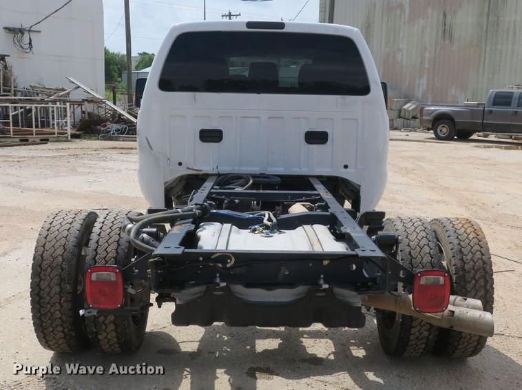 image for item DB8755 2016 Ford F550 Crew Cab truck cab and chassis