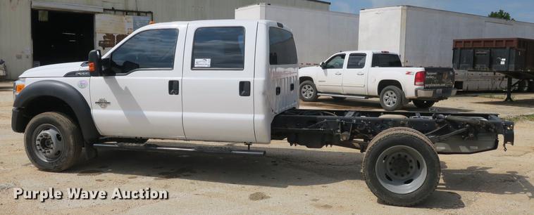 image for item DB8755 2016 Ford F550 Crew Cab truck cab and chassis