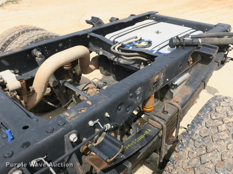 image for item DB8755 2016 Ford F550 Crew Cab truck cab and chassis