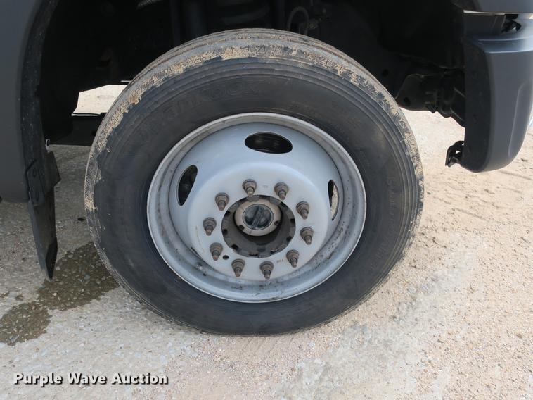 image for item DB8755 2016 Ford F550 Crew Cab truck cab and chassis