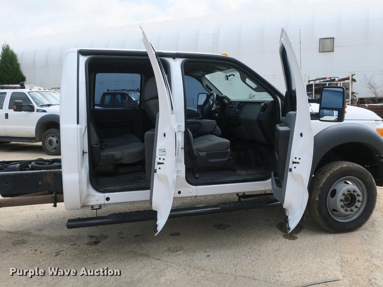 image for item DB8755 2016 Ford F550 Crew Cab truck cab and chassis