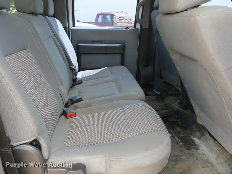 image for item DB8755 2016 Ford F550 Crew Cab truck cab and chassis