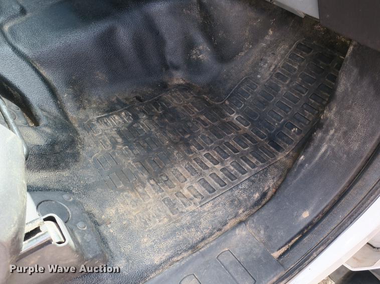 image for item DB8755 2016 Ford F550 Crew Cab truck cab and chassis