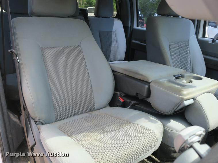 image for item DB8755 2016 Ford F550 Crew Cab truck cab and chassis