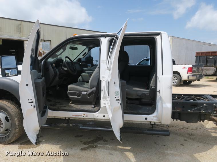 image for item DB8755 2016 Ford F550 Crew Cab truck cab and chassis