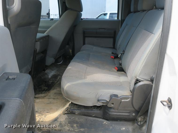 image for item DB8755 2016 Ford F550 Crew Cab truck cab and chassis