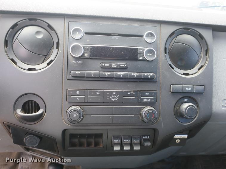 image for item DB8755 2016 Ford F550 Crew Cab truck cab and chassis