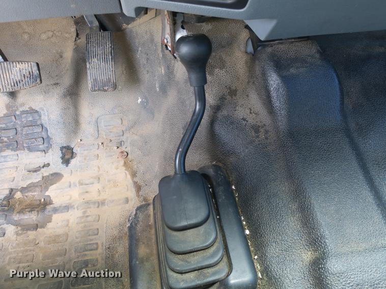 image for item DB8755 2016 Ford F550 Crew Cab truck cab and chassis