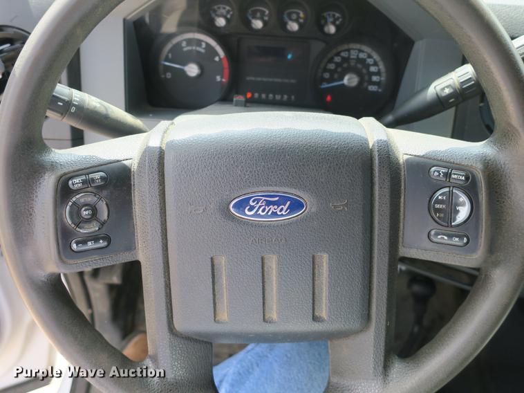 image for item DB8755 2016 Ford F550 Crew Cab truck cab and chassis