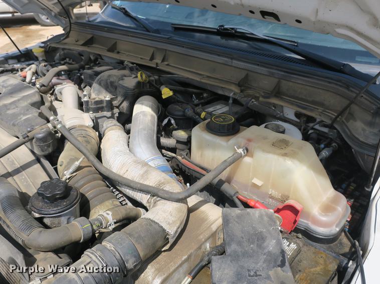 image for item DB8755 2016 Ford F550 Crew Cab truck cab and chassis