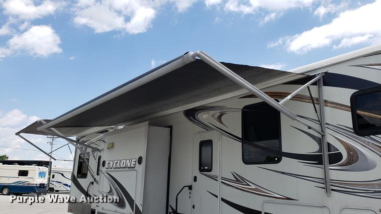 image for item DD4757 2012 Heartland Cyclone HD toy hauler camper