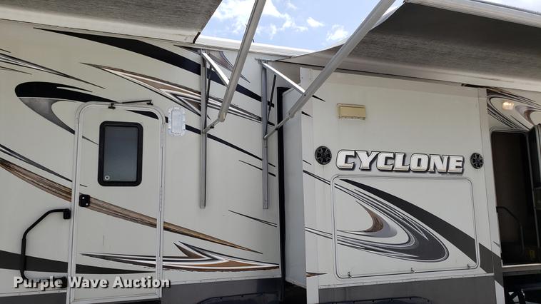 image for item DD4757 2012 Heartland Cyclone HD toy hauler camper