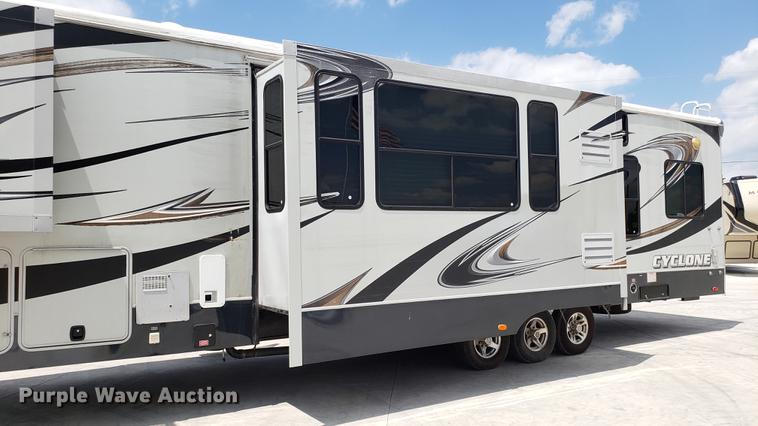 image for item DD4757 2012 Heartland Cyclone HD toy hauler camper