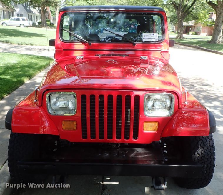 image for item DE5414 1990 Jeep Wrangler SUV