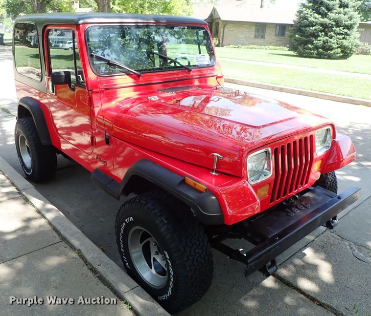 image for item DE5414 1990 Jeep Wrangler SUV