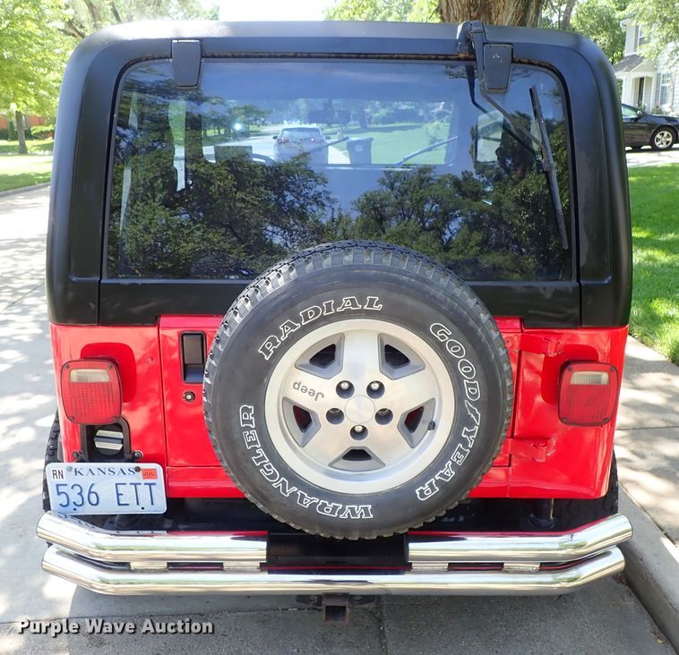 image for item DE5414 1990 Jeep Wrangler SUV