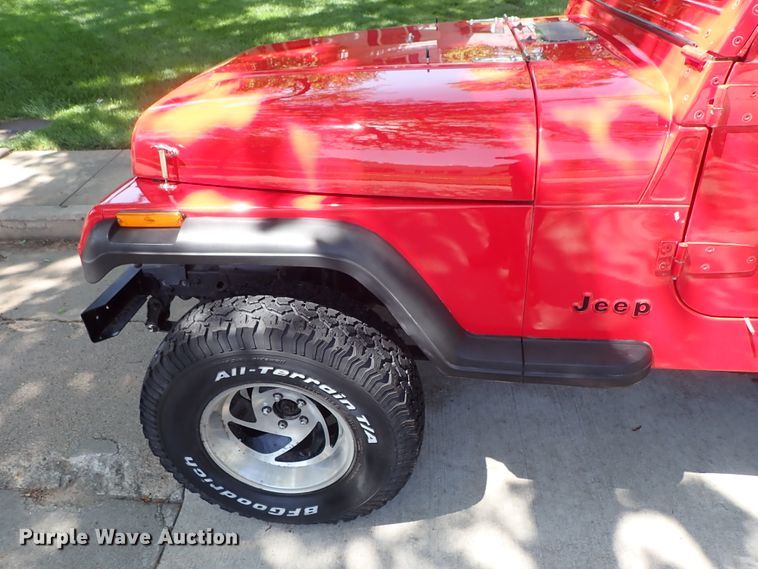 image for item DE5414 1990 Jeep Wrangler SUV