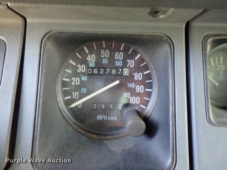 image for item DE5414 1990 Jeep Wrangler SUV