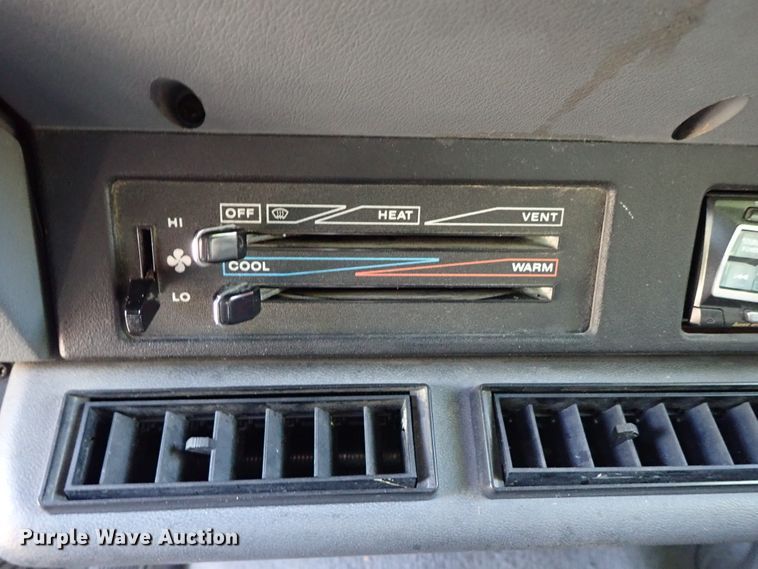 image for item DE5414 1990 Jeep Wrangler SUV