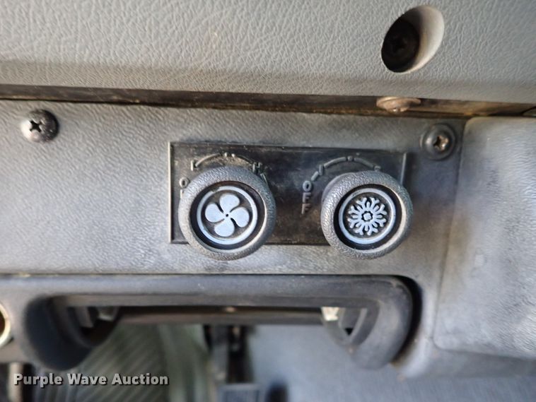 image for item DE5414 1990 Jeep Wrangler SUV