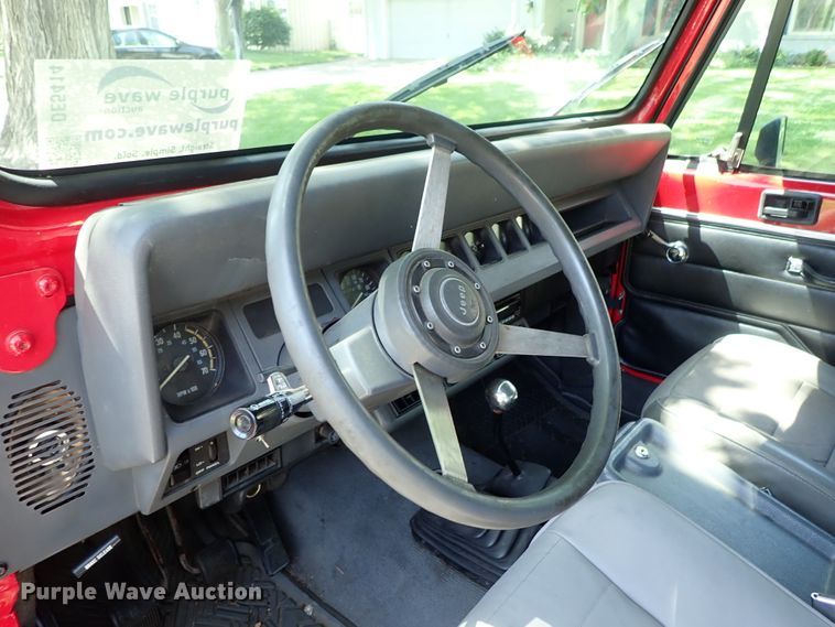 image for item DE5414 1990 Jeep Wrangler SUV