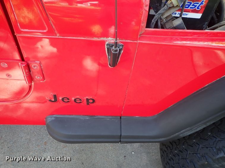 image for item DE5414 1990 Jeep Wrangler SUV