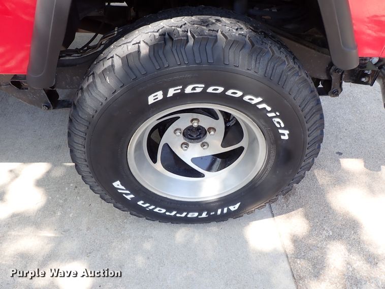 image for item DE5414 1990 Jeep Wrangler SUV