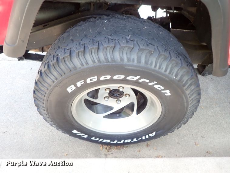 image for item DE5414 1990 Jeep Wrangler SUV