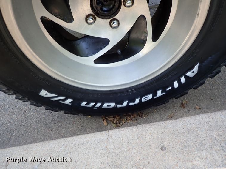 image for item DE5414 1990 Jeep Wrangler SUV