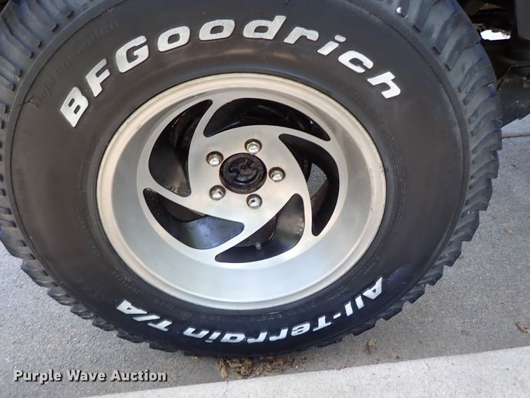 image for item DE5414 1990 Jeep Wrangler SUV