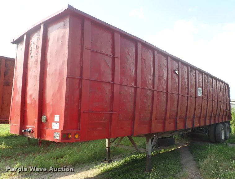 image for item DE5418 1965 Monon scrap trailer