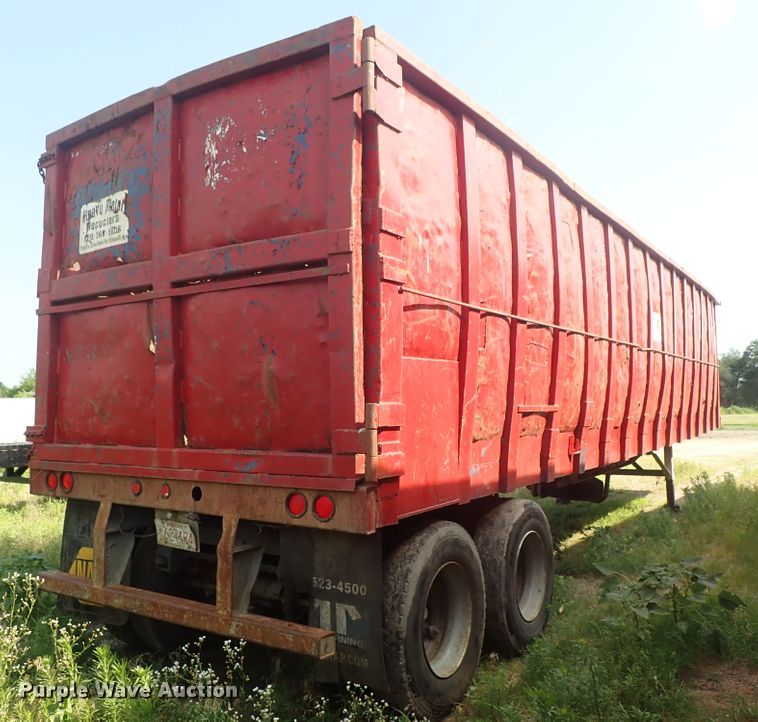 image for item DE5418 1965 Monon scrap trailer