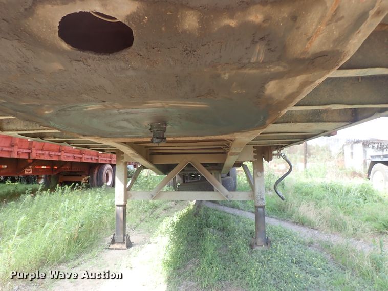 image for item DE5418 1965 Monon scrap trailer