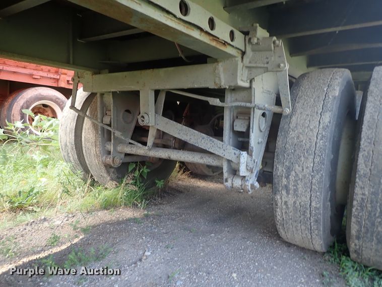 image for item DE5418 1965 Monon scrap trailer