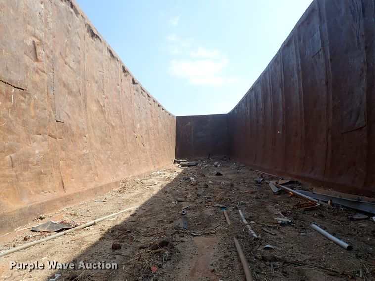 image for item DE5418 1965 Monon scrap trailer