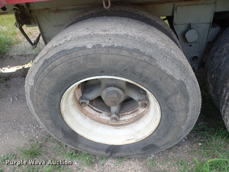 image for item DE5418 1965 Monon scrap trailer