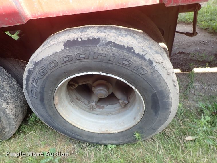 image for item DE5418 1965 Monon scrap trailer