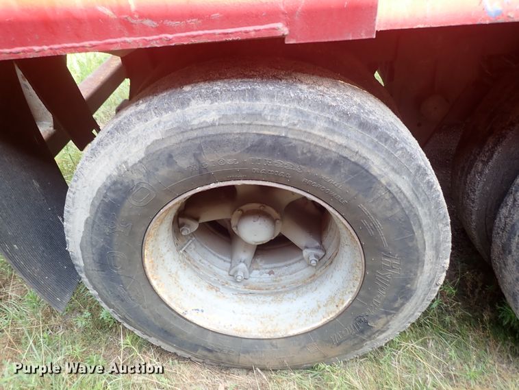 image for item DE5418 1965 Monon scrap trailer