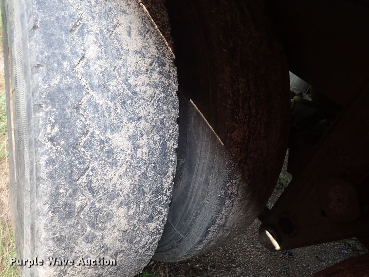 image for item DE5418 1965 Monon scrap trailer