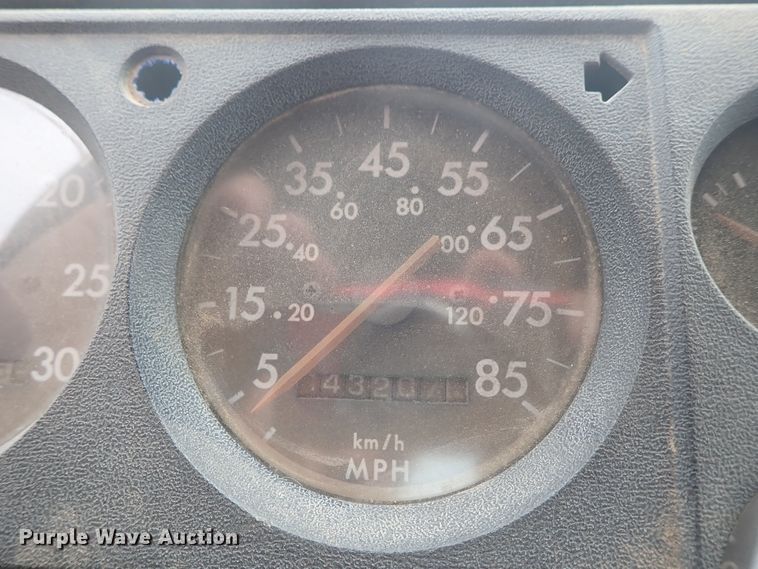 image for item DE5421 1993 Freightliner FL80 roll off container truck