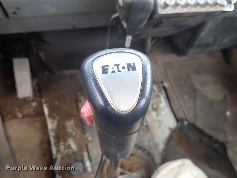 image for item DE5421 1993 Freightliner FL80 roll off container truck