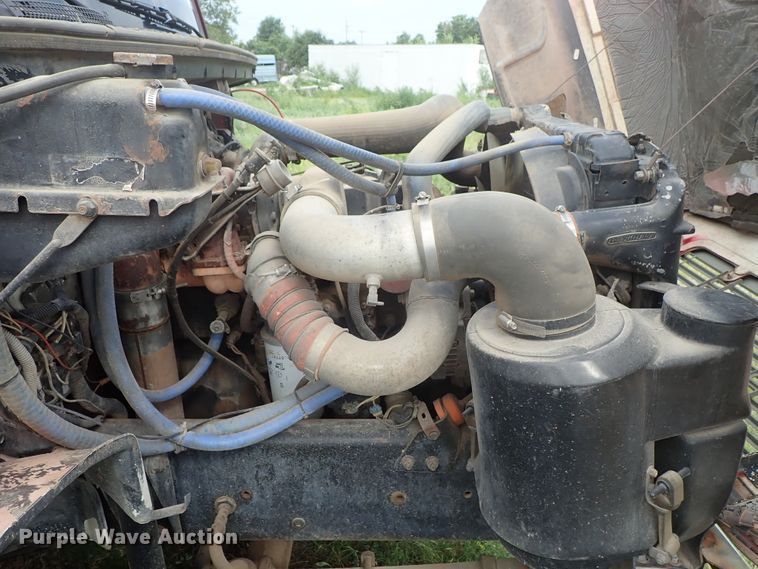 image for item DE5421 1993 Freightliner FL80 roll off container truck