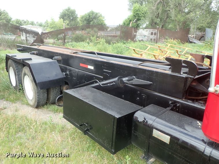 image for item DE5421 1993 Freightliner FL80 roll off container truck