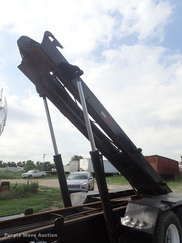 image for item DE5421 1993 Freightliner FL80 roll off container truck