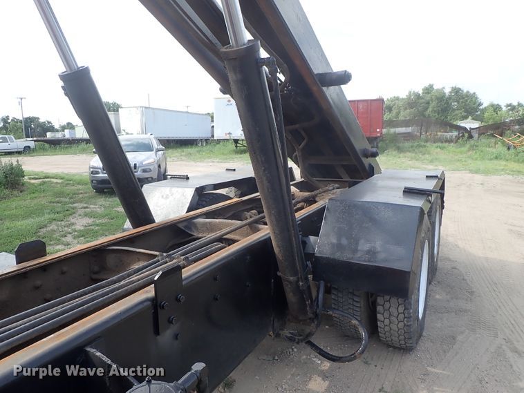 image for item DE5421 1993 Freightliner FL80 roll off container truck