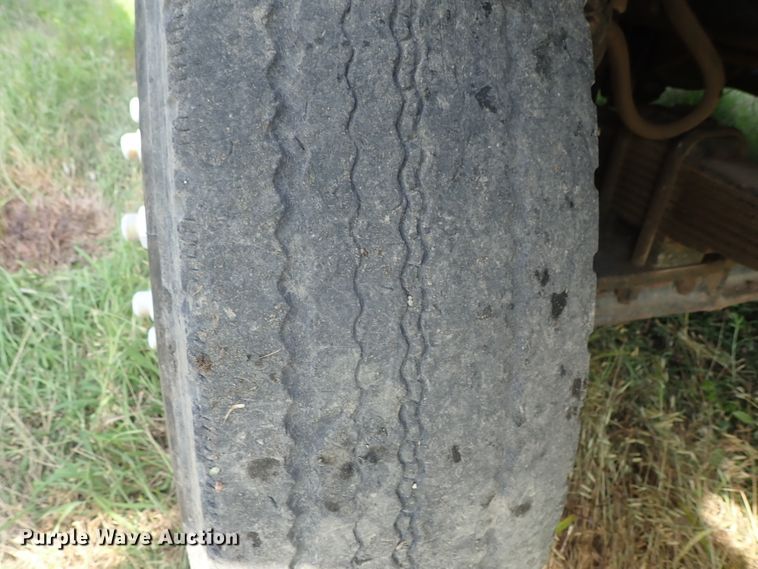 image for item DE5421 1993 Freightliner FL80 roll off container truck