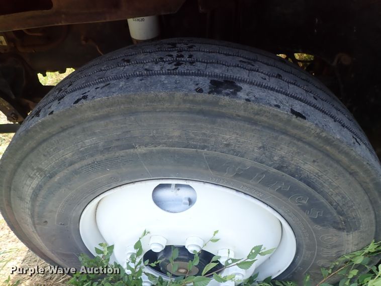 image for item DE5421 1993 Freightliner FL80 roll off container truck