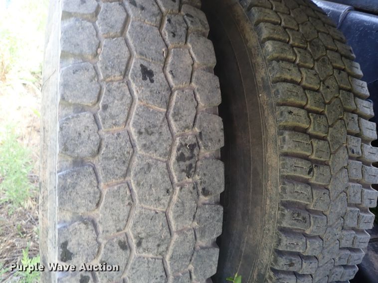 image for item DE5421 1993 Freightliner FL80 roll off container truck