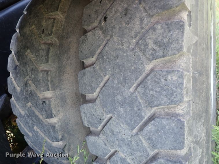 image for item DE5421 1993 Freightliner FL80 roll off container truck